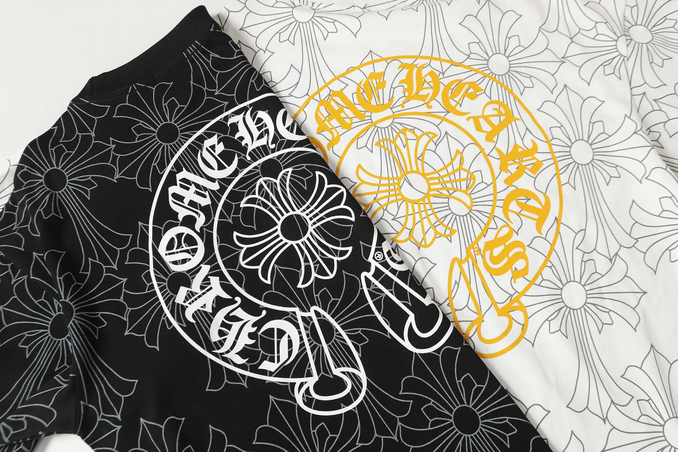 P170 Chrome Hearts CH Chrome Hearts Dark Pattern Color Horseshoe Sanskrit Short Sleeve T-shirt Uses direct injection imported machine printing Hardware and accessories are all milled and customized Correctly configured Black 2025 Chrome Hearts genuine packaging 260 grams of custom-dyed double yarn cotton Large version Loose and stylish Differentiated from low version slim and long version The upper body stretches the hips 100% commitment: top quality Do not make fast food The highest version on the market Top quality - different from the ordinary versions on the market If you care about quality, you should also respect the price. Absolutely 0 after-sales service and 0 return rate so far. It’s hard not to love the style - 260g double yarn cotton custom dyed fabric - Correct high-density main mark, washed tag, hand-sewn